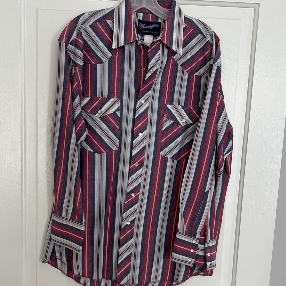 Vintage Wrangler Y2K Long Sleeve Pearl snap plaid shirt‎ style